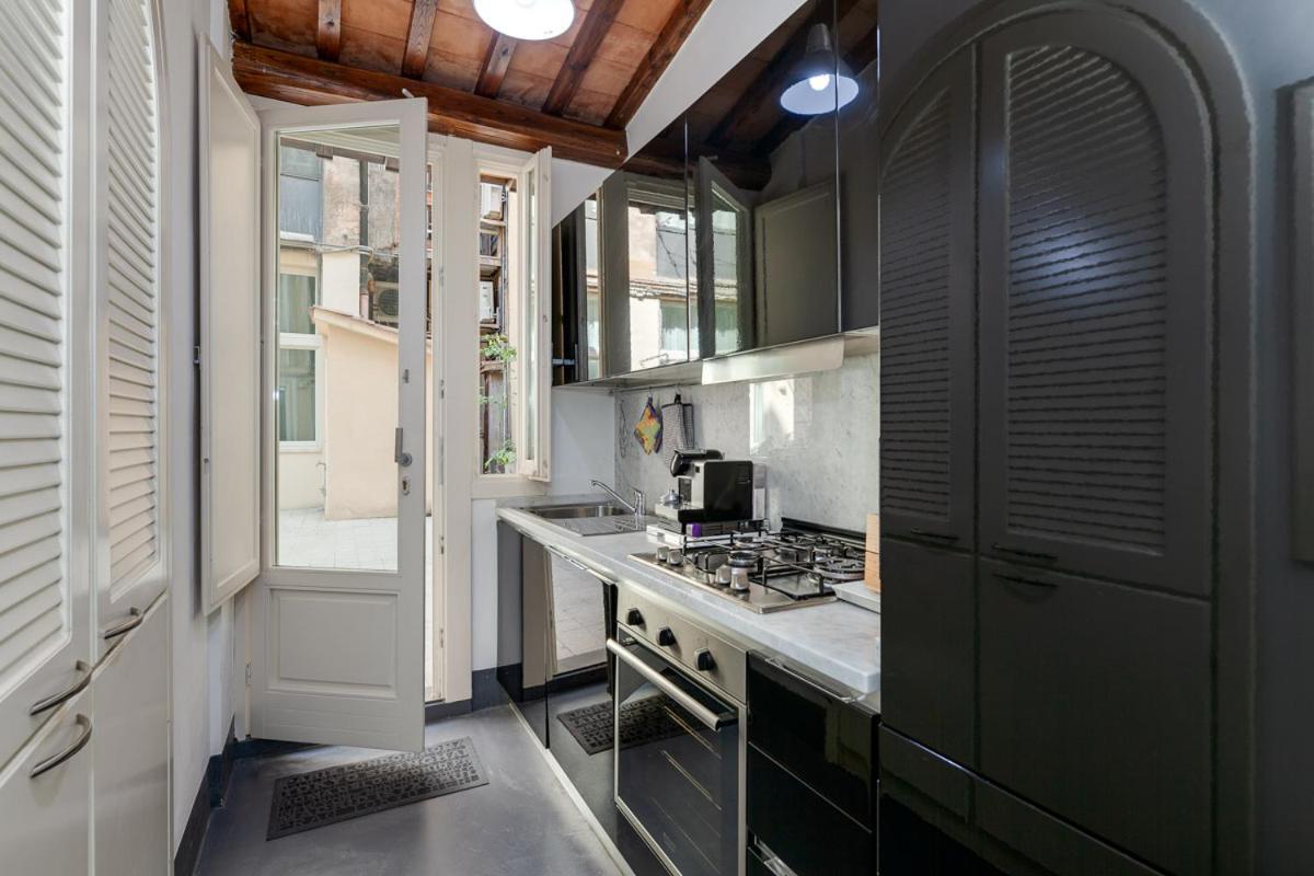 White Style Gambero Apartment Roma Ngoại thất bức ảnh