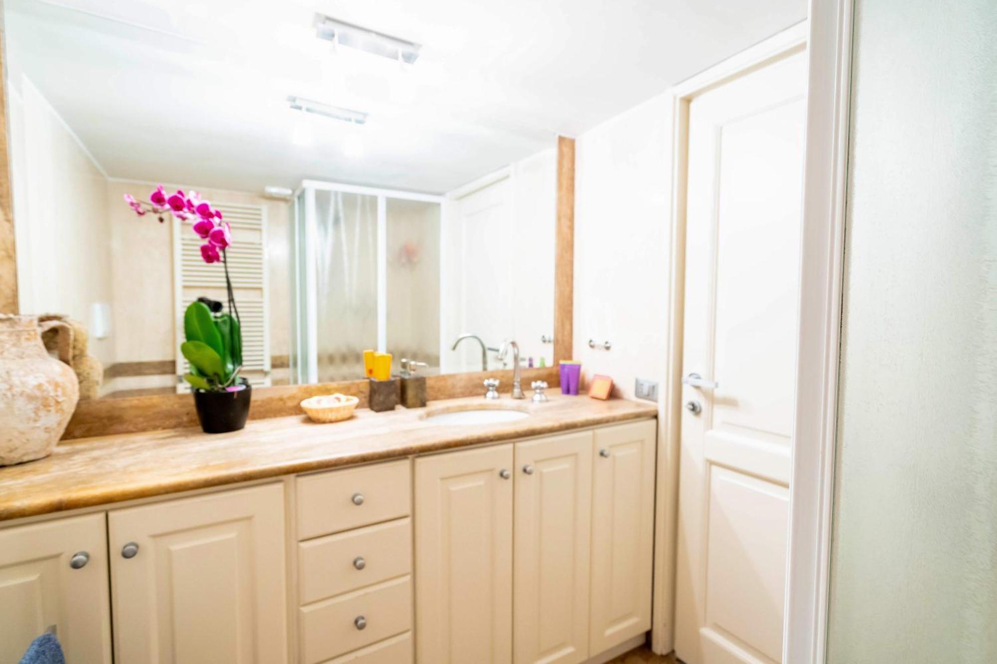White Style Gambero Apartment Roma Ngoại thất bức ảnh