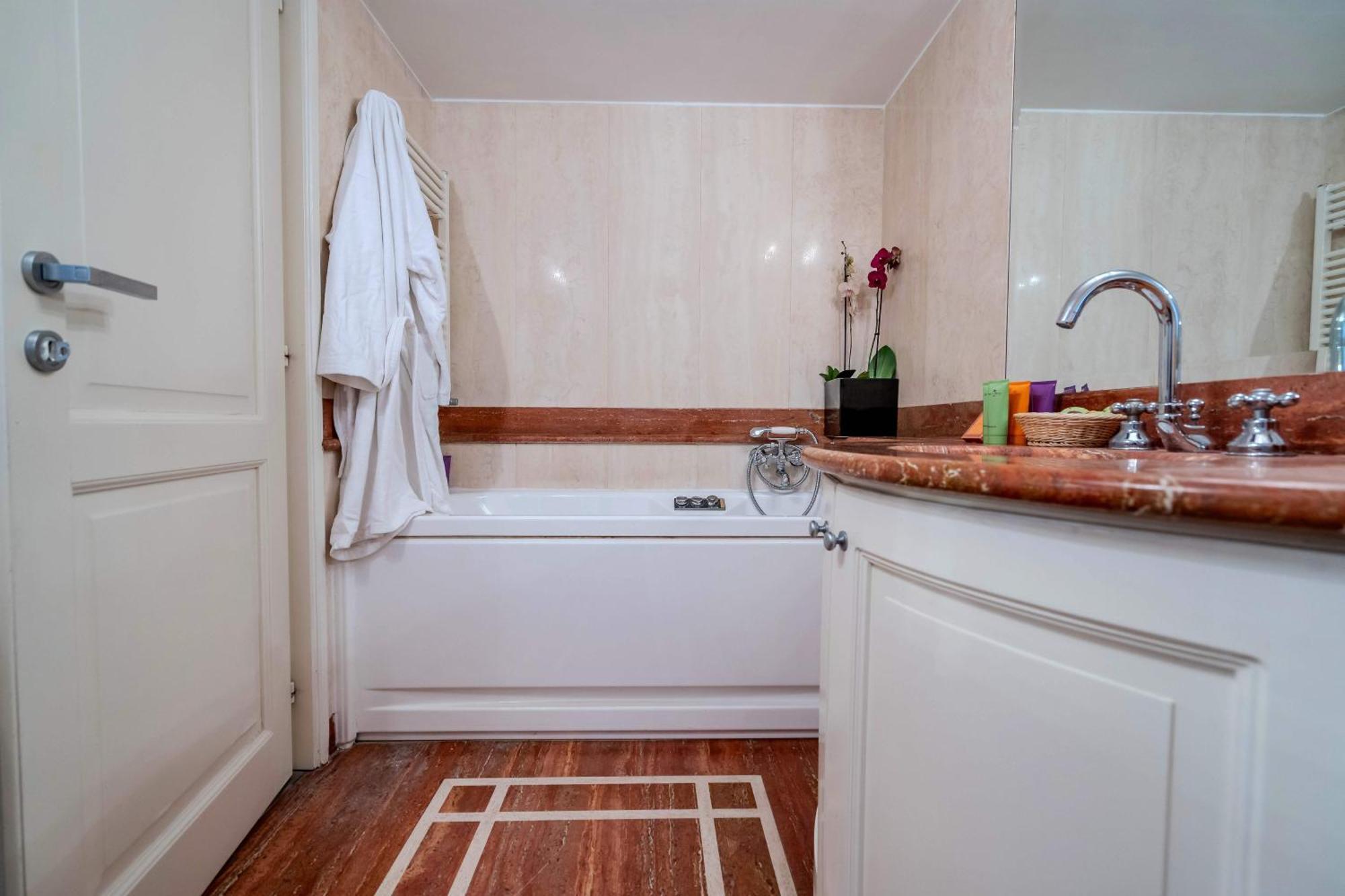White Style Gambero Apartment Roma Ngoại thất bức ảnh